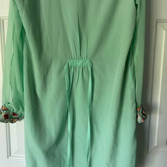 Allison ny dress  open sleeve with beaded cuff - Picture 5 of 7